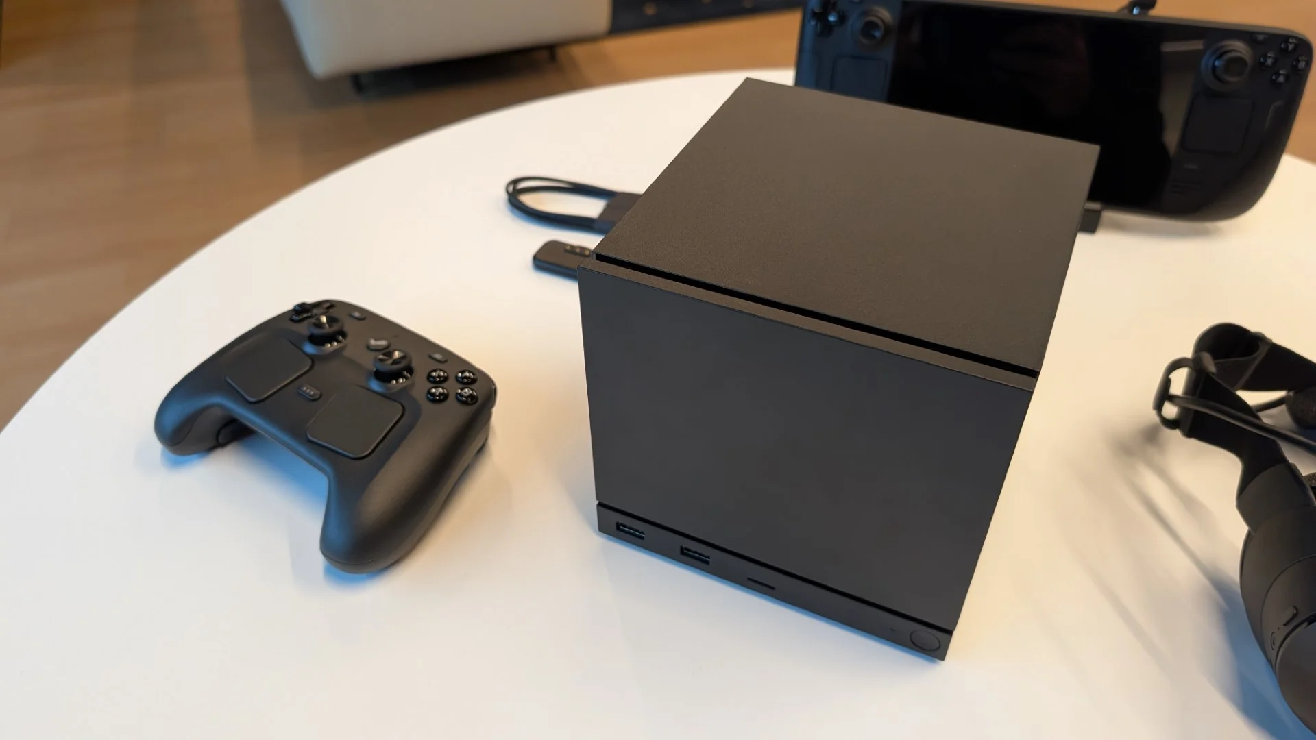 Steam-Machine-2026-with-controller